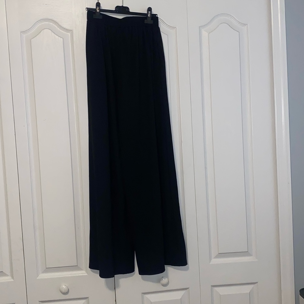 Black ribbed pants